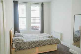 Kamar Tidur 4 1 Bed Flat in Pedestrianized High Street