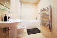 Toilet Kamar Lovely Holiday Home in Birmingham