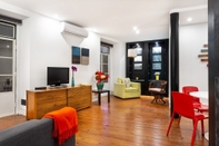 Ruang untuk Umum ALTIDO Bold & colourful 1-bed flat at the heart of Chiado, nearby Carmo Convent