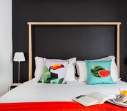 Kamar Tidur 6 ALTIDO Bold & colourful 1-bed flat at the heart of Chiado, nearby Carmo Convent