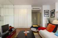 Khu vực công cộng ALTIDO Color-block studio w/workspace &free parking at the heart of Santa Catarina