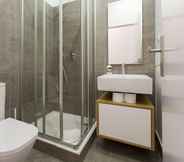 In-room Bathroom 2 ALTIDO Cardiff Cosy