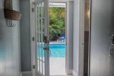 Lobby Billy Goat Franks`s Key West Experience