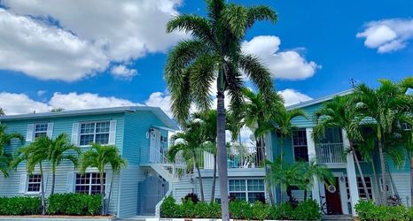 Exterior 2 Billy Goat Franks`s Key West Experience