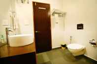 Toilet Kamar MACHLI A Wilderness Home