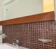 In-room Bathroom 4 Villa YS07 by JoyLettings