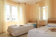 Kamar Tidur Villa YS07 by JoyLettings