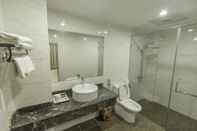 ห้องน้ำภายในห้อง Huu Nghi 1 Hotel