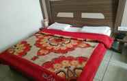 Kamar Tidur 7 Hotel Aashirwad