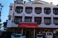 Bangunan Hotel Aashirwad