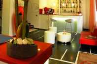 Bar, Kafe, dan Lounge Tirreno Beachfront Apartments