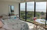 Kamar Tidur 5 Direct Oceanfront, Upgraded, 3 BR, Large Balcony - Anastasia 407