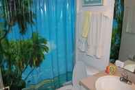 Toilet Kamar Pet Friendly, Oceanfront, 3 Bed, 2 Bath - Ocean Paradise