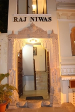 Lobi 4 Hotel Raj Niwas