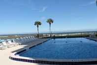 สระว่ายน้ำ 3 Bedroom Oceanfront Luxury Condo - Sand Dollar Iii, 404
