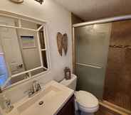 In-room Bathroom 4 Ocean View 2 Bed, 2 Bath, Steps to the Beach - Spanish Trace 240