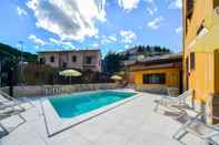 Swimming Pool Hotel Cascia Ristorante