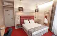 Bedroom 7 Hotel Montaigne