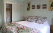 Kamar Tidur 5 Orchard View FarmStay Retreat