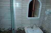 Toilet Kamar Revan Hotel