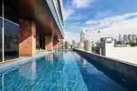 Swimming Pool Four Points by Sheraton Kuala Lumpur, Chinatown