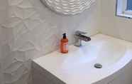 In-room Bathroom 4 Exclusive Weybridge Home