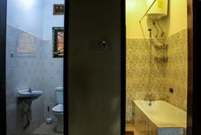 客房内浴室 Cycad Entebbe Guest House