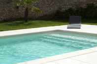Swimming Pool Chateau De Clusors