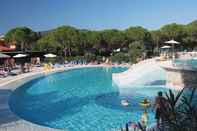 Swimming Pool Victoria Mobilehome Camping Ville Degli Ulivi