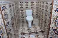 Toilet Kamar Sayyah Khiva House