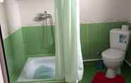 Toilet Kamar 3 Guest House Fatima