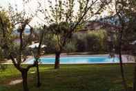 Swimming Pool Villa Oliveta