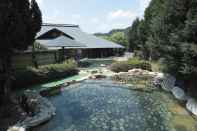 สระว่ายน้ำ Watarase Onsen Hotel Yamayuri