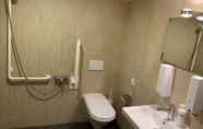 In-room Bathroom 6 Apartments H56