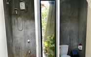 Toilet Kamar 7 Lionfish Backpackers Malapascua - Adults Only