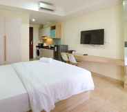 Kamar Tidur 3 Comfy Studio Room with City View at Menteng Park Apartment