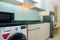 ห้องนอน Modern and Cozy Studio Menteng Park Apartment