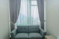 พื้นที่สาธารณะ Modern and Cozy Studio Menteng Park Apartment