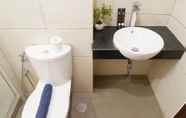 Toilet Kamar 2 2BR Apartment near Marvell City Mall at The Linden