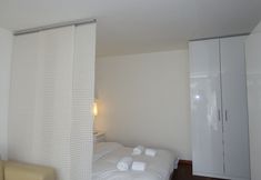 Kamar Tidur 5 Stylish with Amazing Natural Light & Pocket WIFI