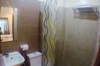 Toilet Kamar Nathaniel Hotel