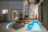 Kolam Renang Aphrodite Luxury Apartment