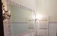 In-room Bathroom 4 B&B Casale la Meridiana