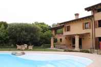 Swimming Pool B&B Casale la Meridiana