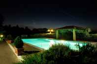 Swimming Pool Villa Domus Petra