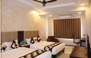 Kamar Tidur 3 Mangal Grand Hotel