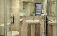 Toilet Kamar 6 1 Bed- The Loft by Pureserviced