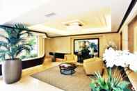 Lobby Luxury Suites - Heart of Beverly Hills