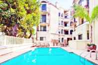 Swimming Pool Luxury Suites - Heart of Beverly Hills