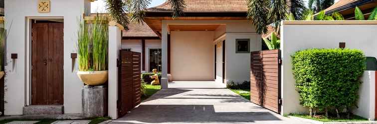 Luar Bangunan Emerald Pool Villa